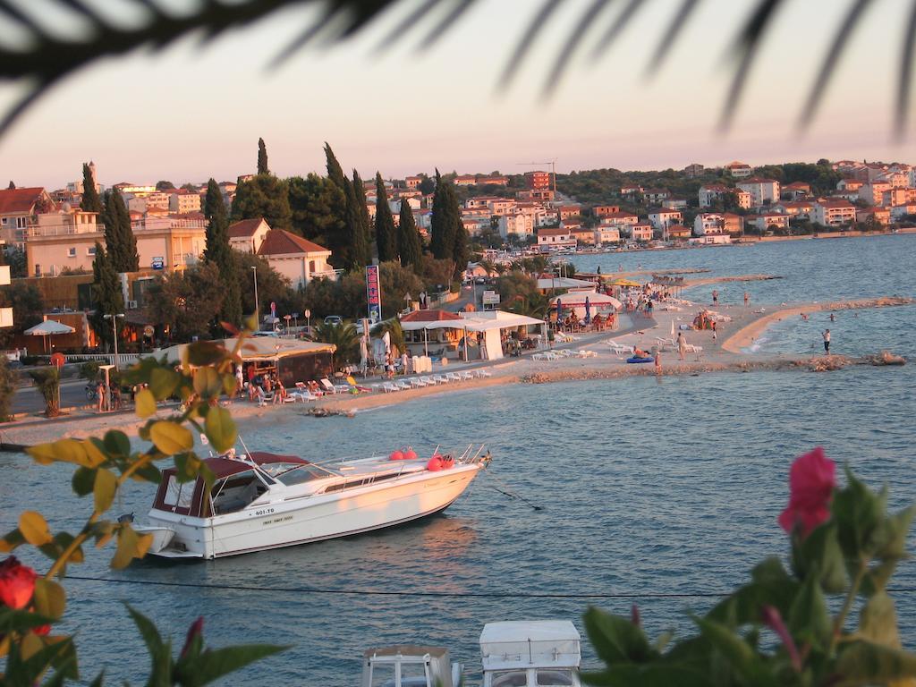 Apartments Villa Alfa Trogir Exterior photo
